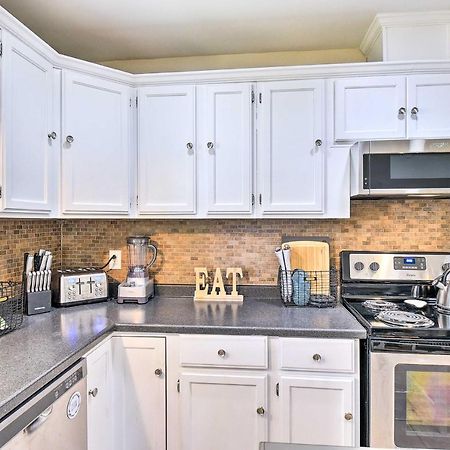 Charming Hampton Home With Yard 2 Mi To Beach! Eksteriør billede